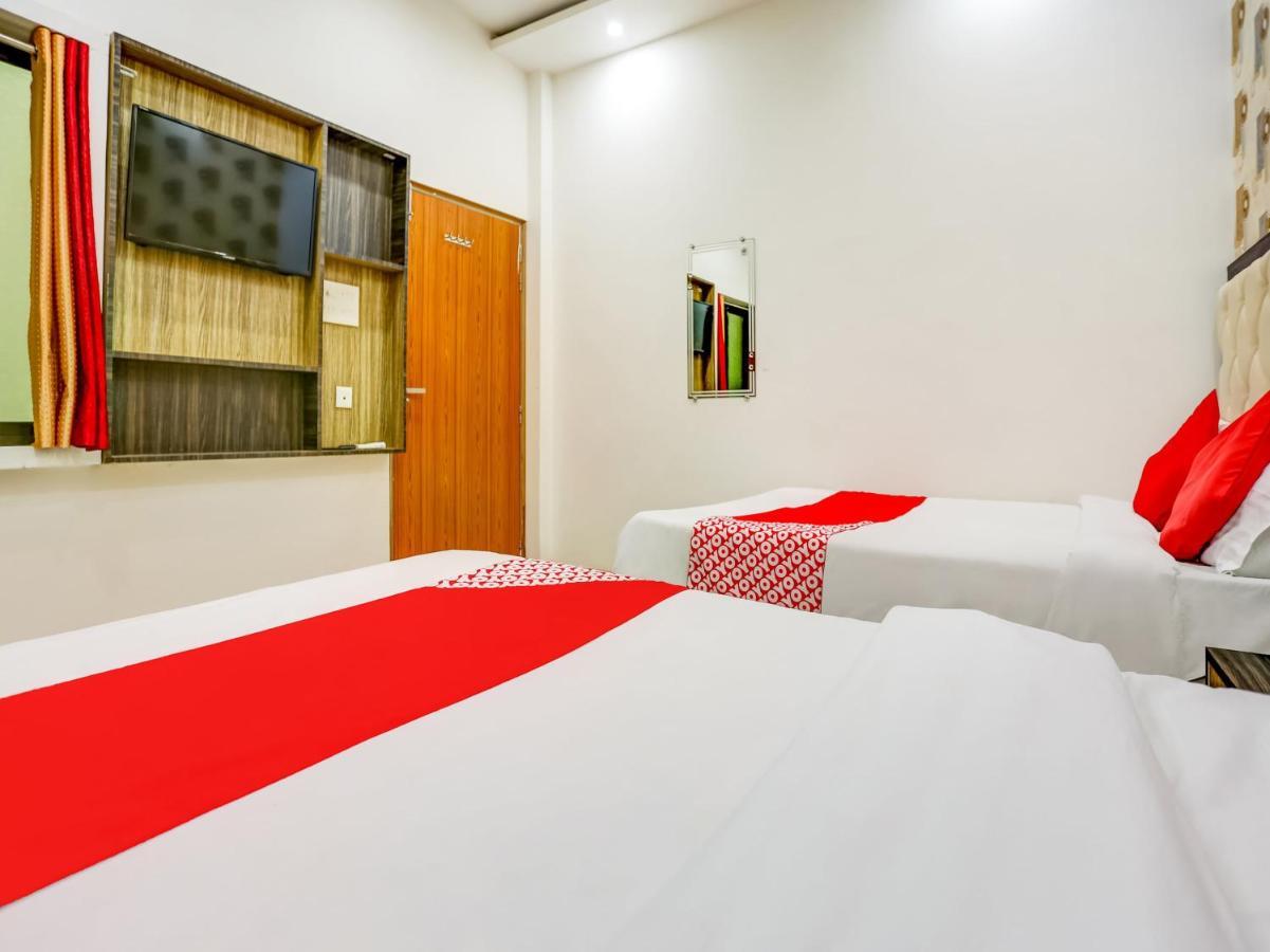 Oyo 75850 Vishwanath Guest House พาราณสี ภายนอก รูปภาพ