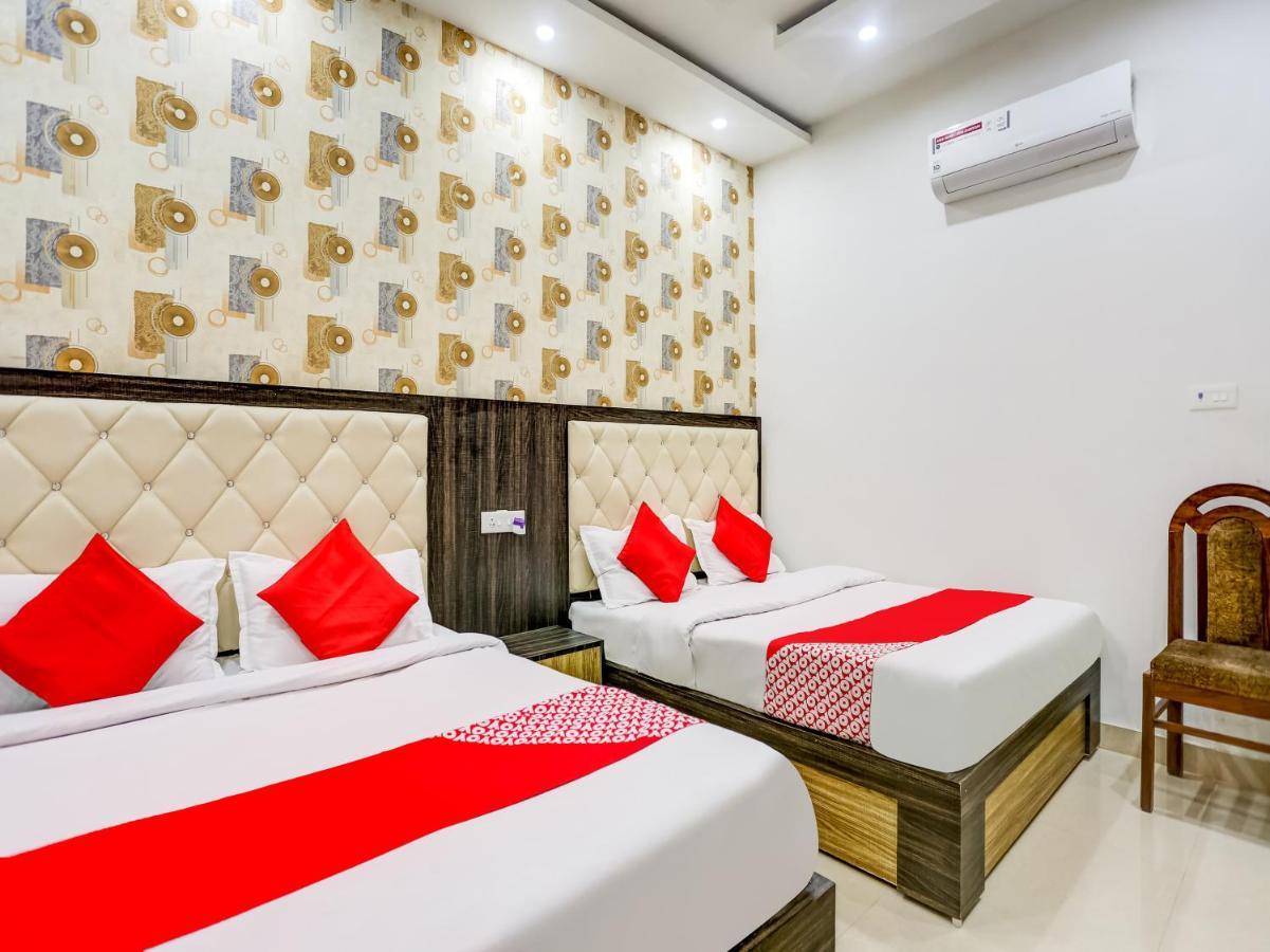 Oyo 75850 Vishwanath Guest House พาราณสี ภายนอก รูปภาพ