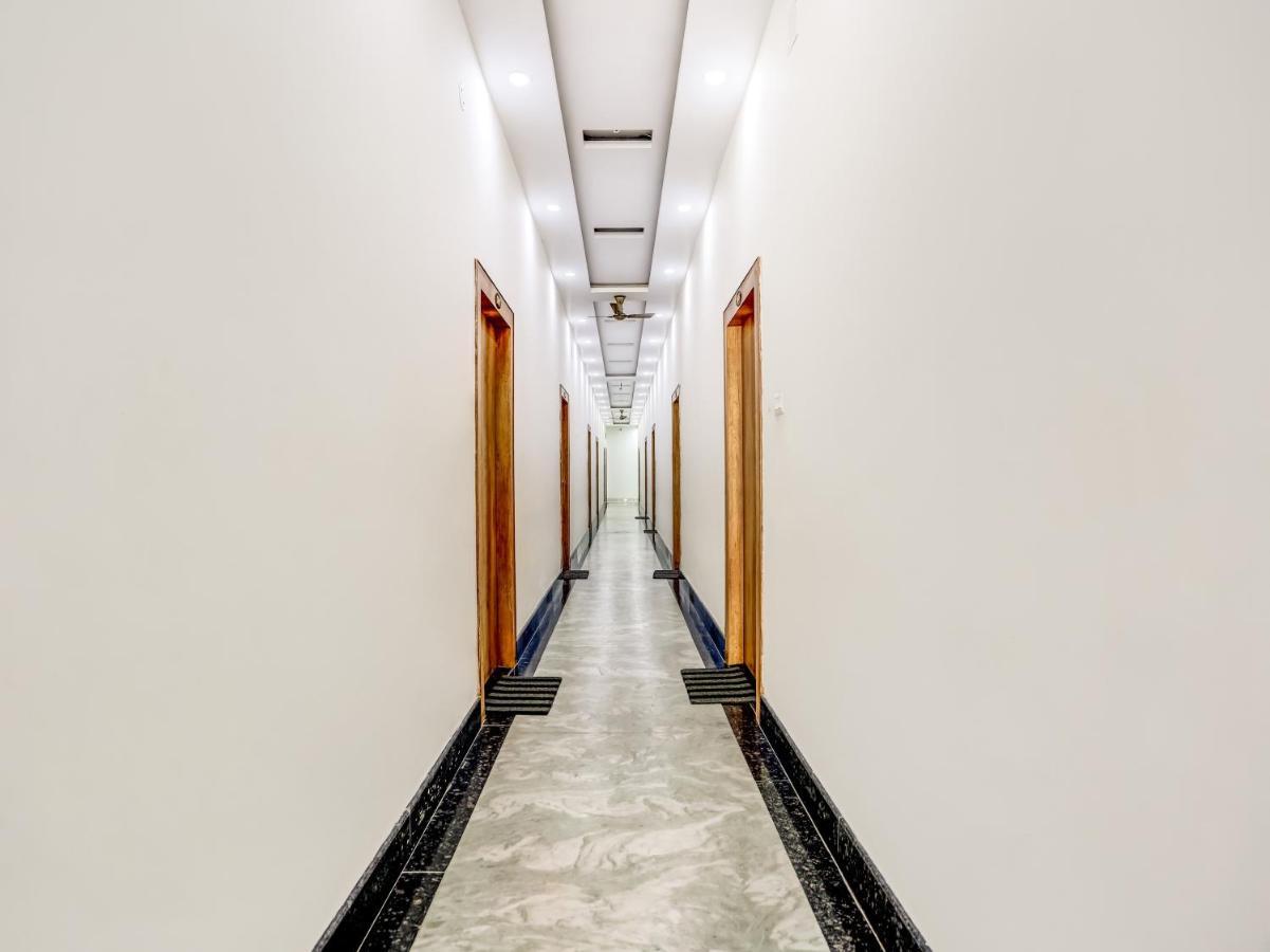 Oyo 75850 Vishwanath Guest House พาราณสี ภายนอก รูปภาพ
